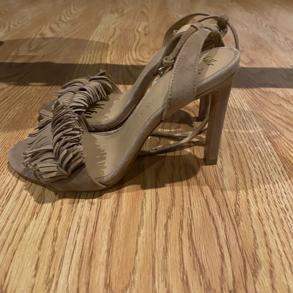 Banana Republic Honey Bis Mocha Fringe Heels - Picture 1 of 4